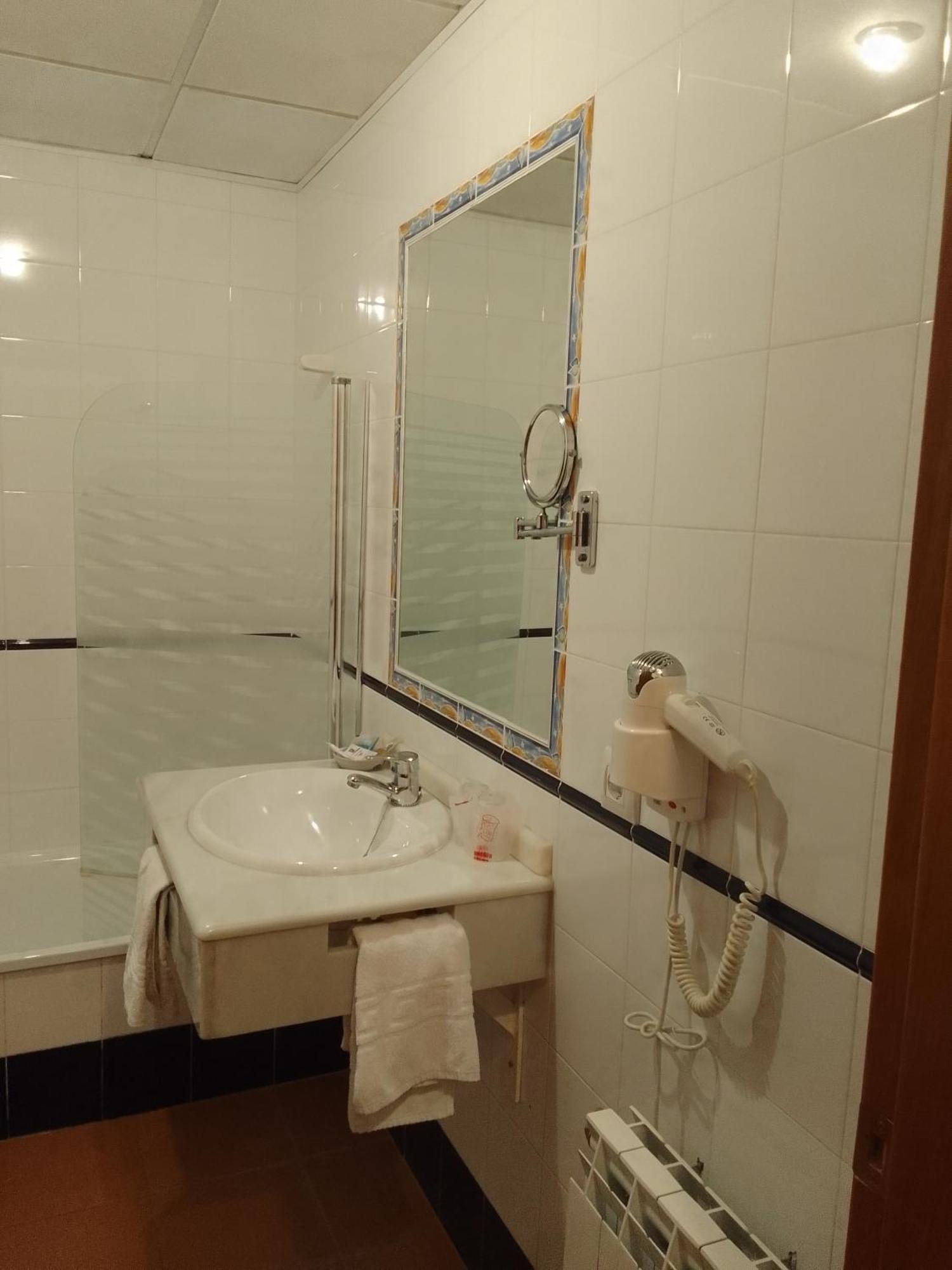 Hotel San Julian Burunchel Екстериор снимка